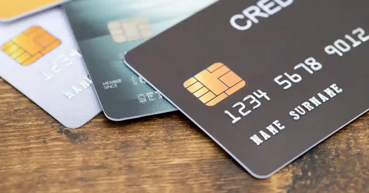 Illustration for the article: 9 Common Mistakes People Make When Comparing Credit Cards
