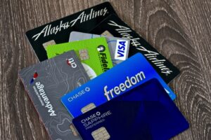 Illustration for the article: How to Redeem Credit Card Points for Maximum Value